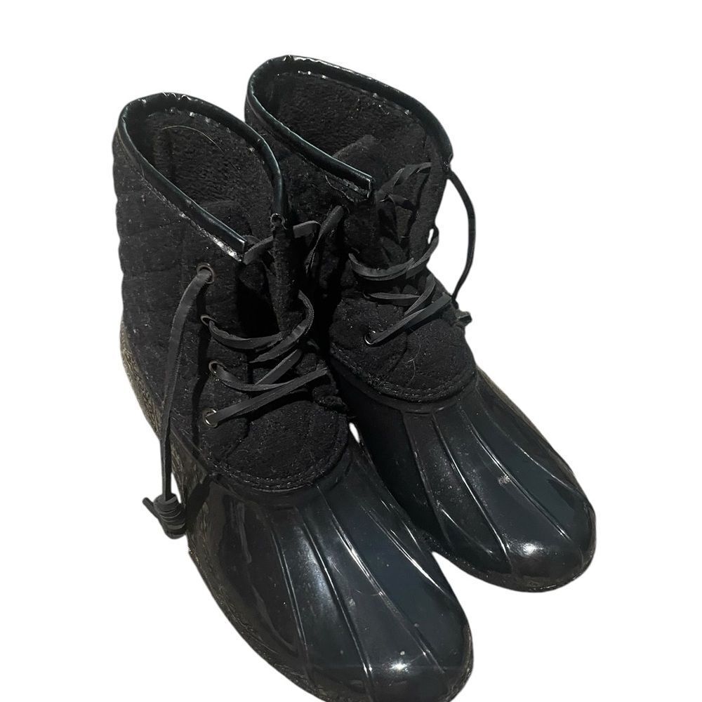 Black rain/snow Women's Boots ocean and coast size 8 excellent condition